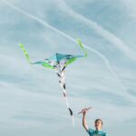 On Ireland’s windswept Atlantic coast, giant mobile kites now generate clean electricity—no towers, just a yo-yo motion that powers homes off the grid. The world’s first airborne wind energy test site in Mayo is already charging batteries during storms and promising a flexible, landscape-friendly energy revolution.