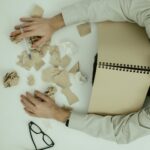 Scientists confirm what Dalí and Edison intuited: brief micro‑naps in sleep‑onset state N1 boost creative insight. In tests inspired by their “key over plate” method, people solved puzzles far more often than those who stayed awake or slept deeper. A low‑effort path to inspiration.