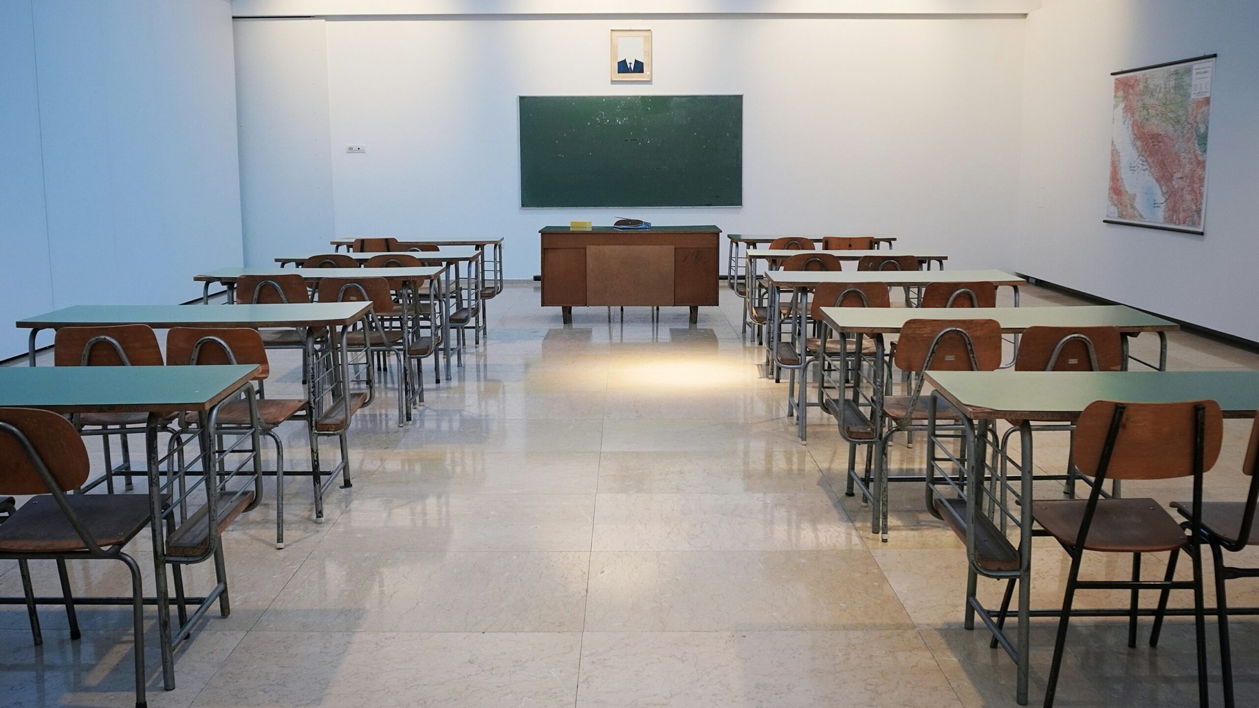 Japan’s public schools are offering night courses to make education accessible to students of all backgrounds, giving a second chance to anyone who missed out on compulsory schooling to complete their education.