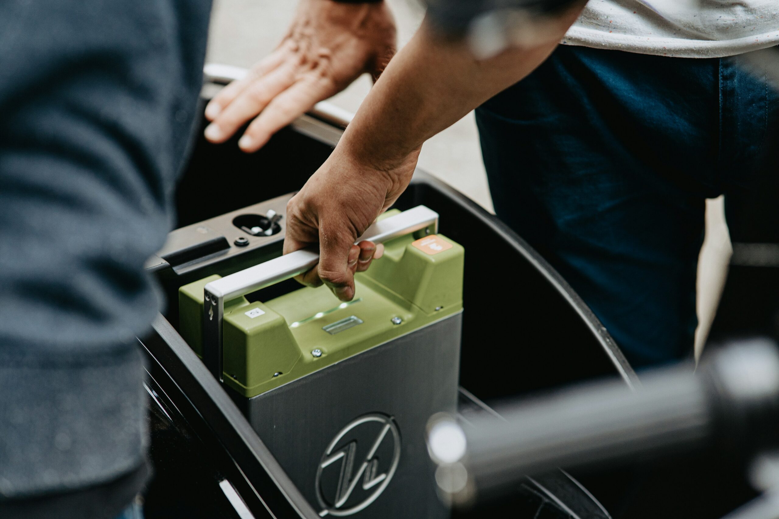 Scientists have developed a cleaner, low-energy way to recycle lithium-ion batteries using green solvents. It’s scalable, efficient, and helps recover valuable metals—paving the way for more sustainable electronics and energy storage worldwide.