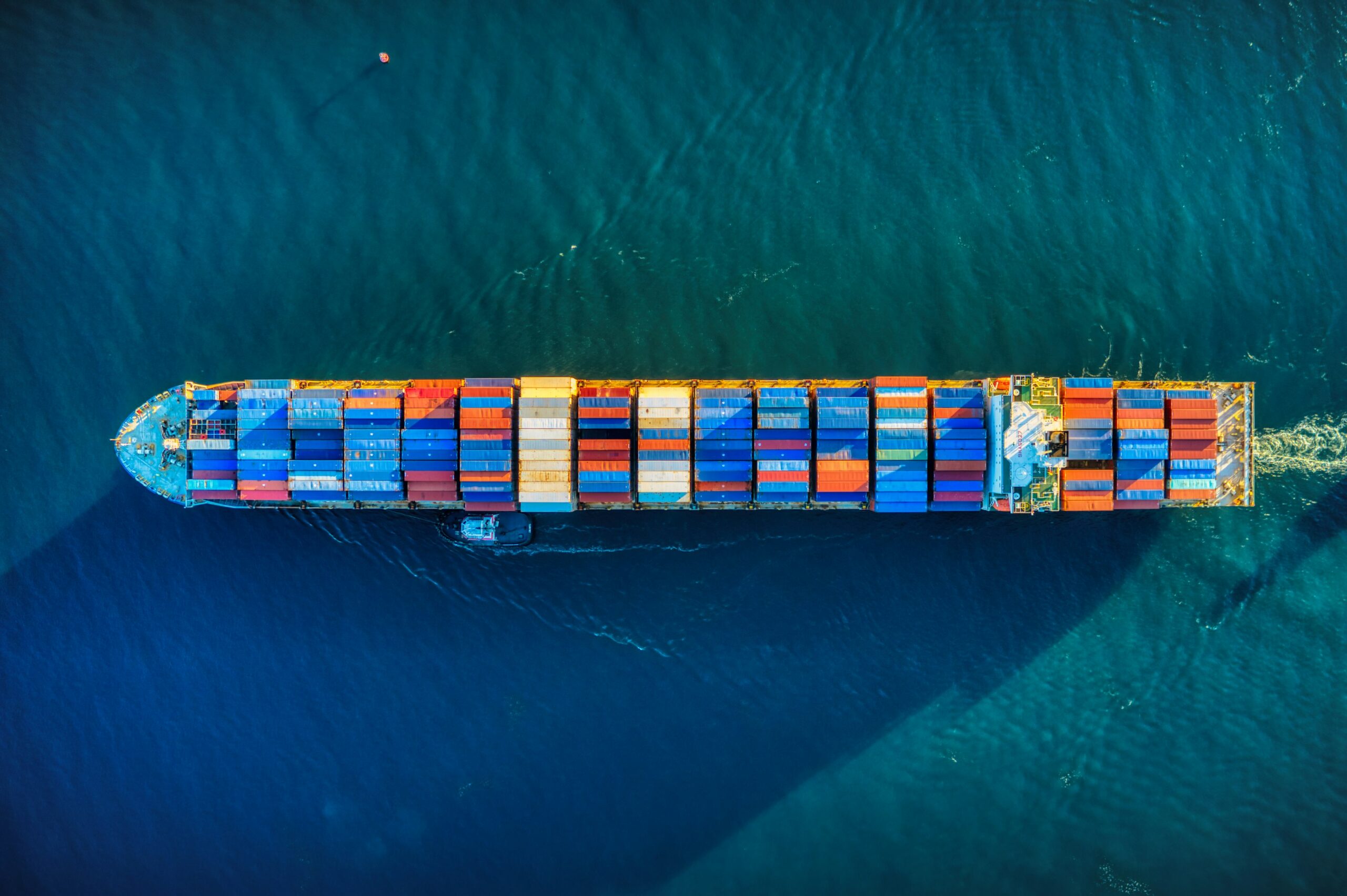 The International Maritime Organization has approved a plan requiring ships to pay for their carbon emissions starting in 2028, marking the first global pricing mechanism for maritime CO₂ that aims to encourage cleaner operations.