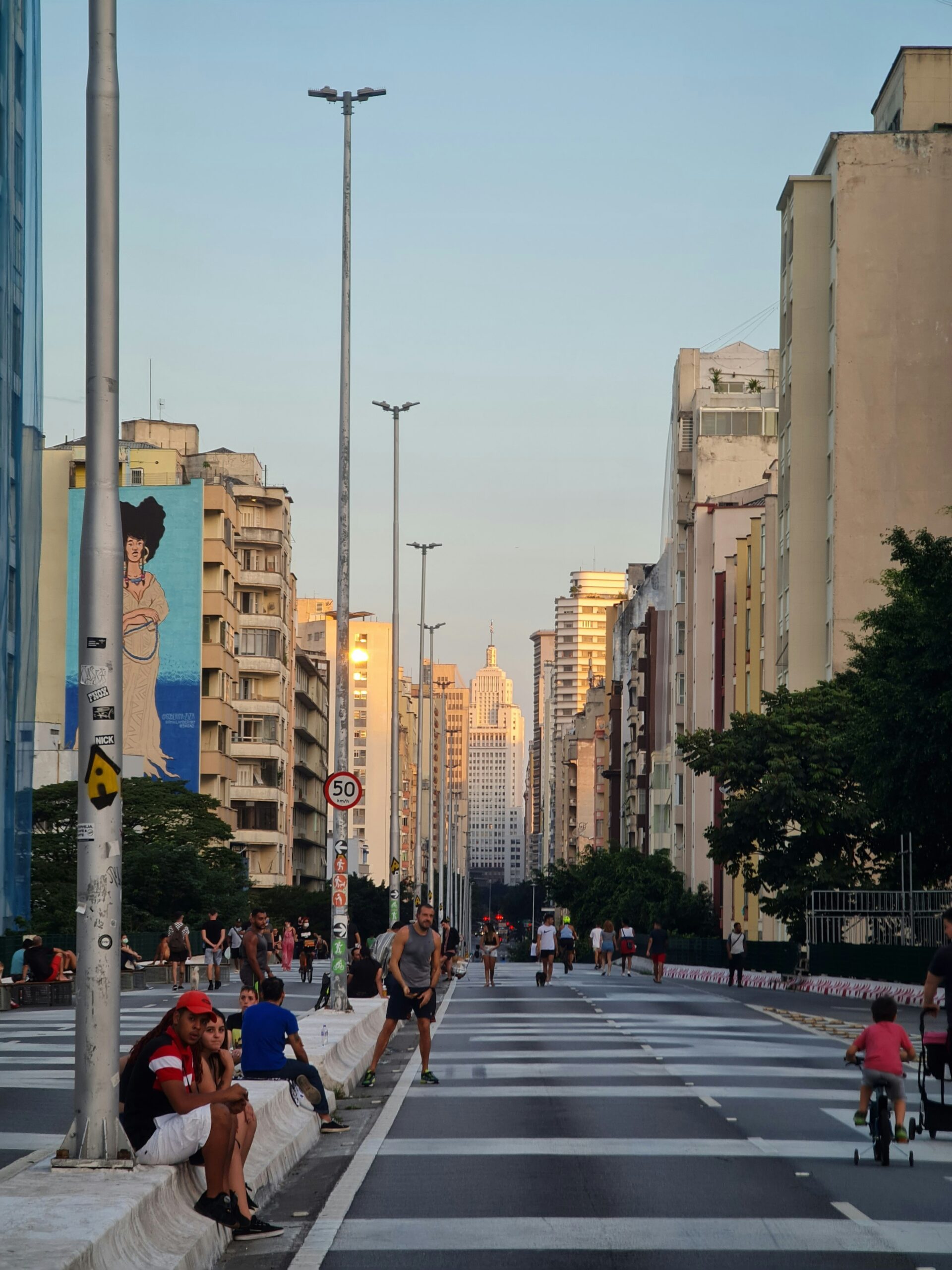 Boca de Rua, a print newspaper based out of Porto Alegre, has been providing individuals on the margins with a voice for 25 years. With the majority of the staff members suffering from poverty or houselesness, meetings are held weekly and staff are involved in the whole process - from writing articles to selling papers on the streets.