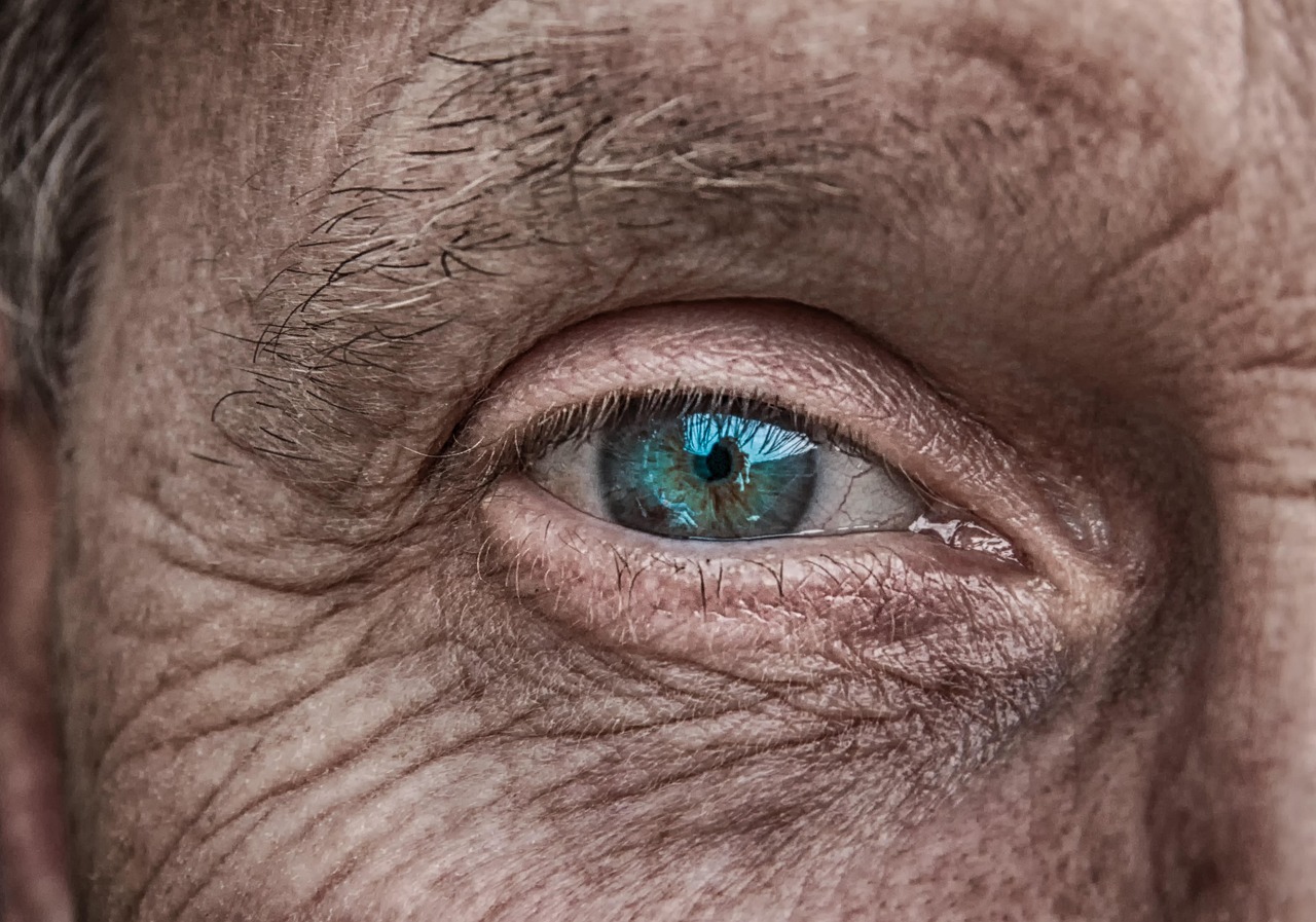 New research highlights surprising benefits of aging: improved emotional resilience, strengthened relationships, and sharper emotional intelligence. As youthful strengths shift, our mental health and social skills can flourish, demonstrating that aging isn’t just a loss, but a gain in new capacities.