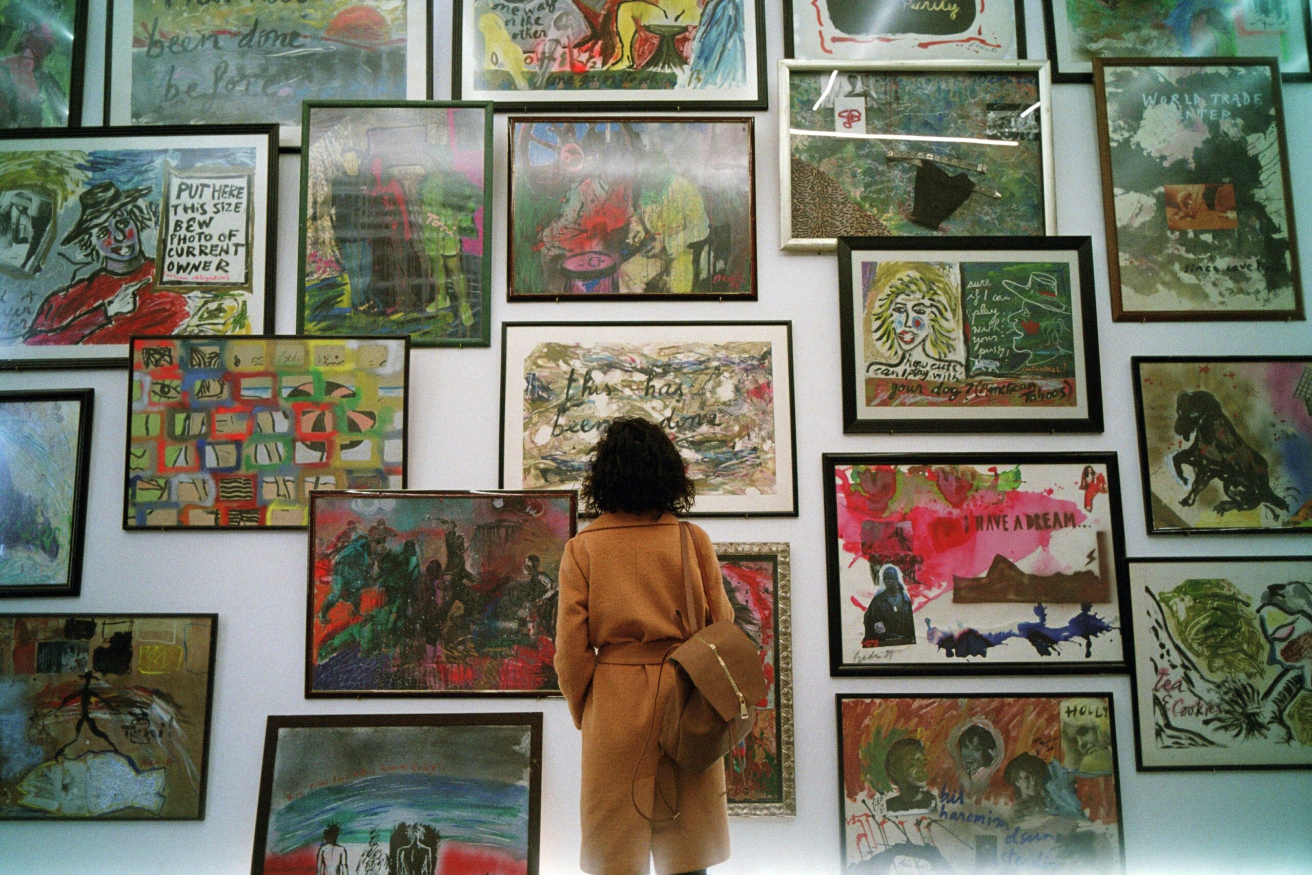 A UK study found that people who viewed original paintings by Manet, Van Gogh, Gauguin and more in a gallery had a 22% drop in cortisol, plus large reductions (around 28–30%) in inflammation markers — showing that art doesn’t just move us, it physically soothes and strengthens the body.