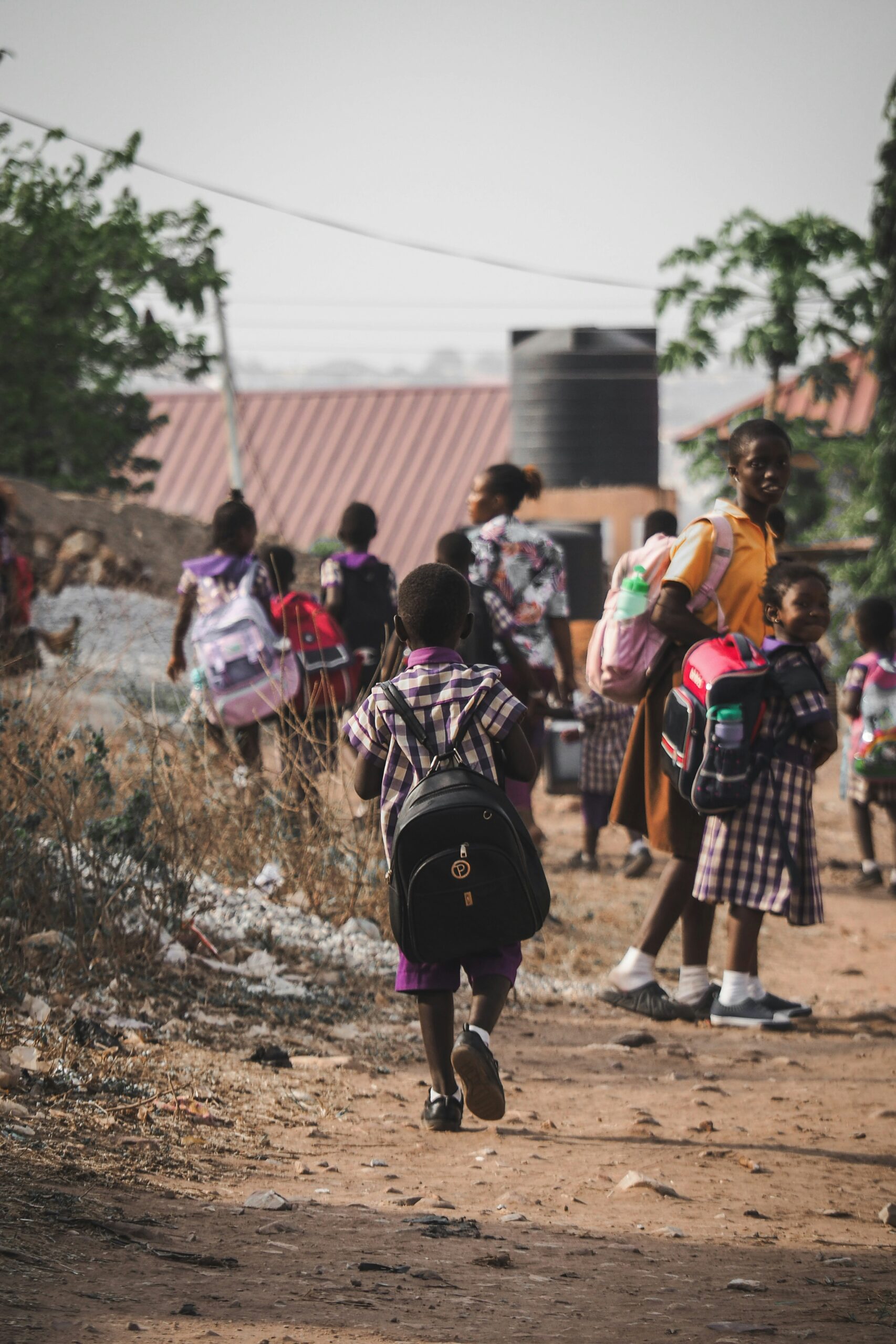 Ghana’s Education Minister, Haruna Iddrisu, has directed that local languages must now be used to teach children in kindergarten through Primary Three. The change aims to improve understanding, protect cultural identity, and lift learning outcomes.