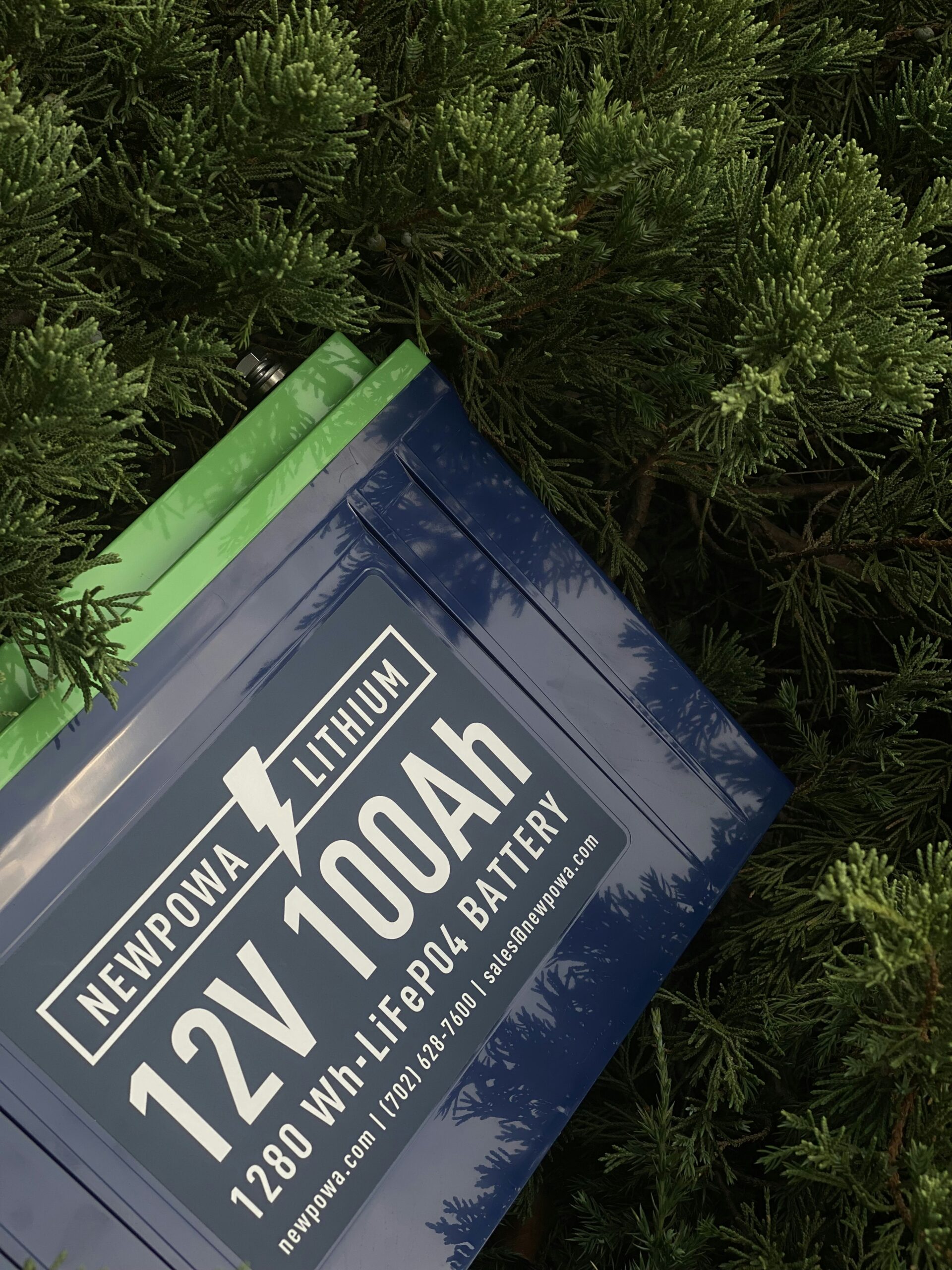 A Singapore-based startup has moved a paper-based battery from prototype to production. Made from cellulose, the rechargeable cells are non-toxic, non-flammable and free of critical minerals. The technology cuts emissions, improves safety, and shows how cleaner energy storage can scale into real devices.