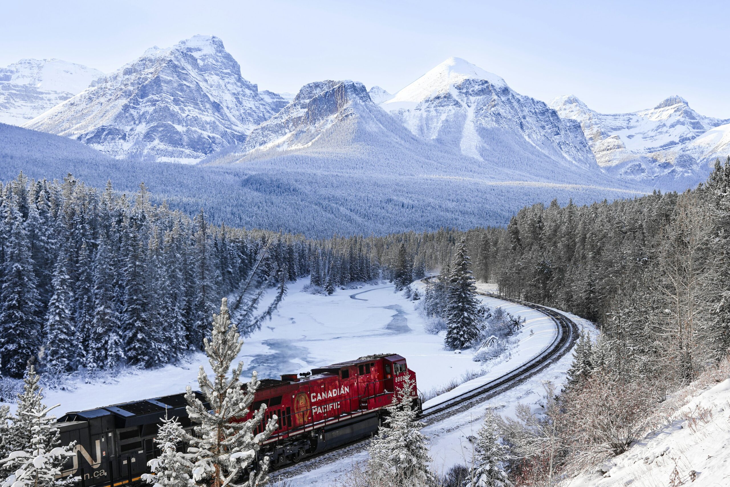 The Railway Association of Canada’s 2025 report reveals freight fuel efficiency has improved by 26% since 2005, while passenger ridership surged by 12.8% in a single year. With $2.6 billion invested in infrastructure and a safety record among the best globally, the industry is driving sustainable economic growth.