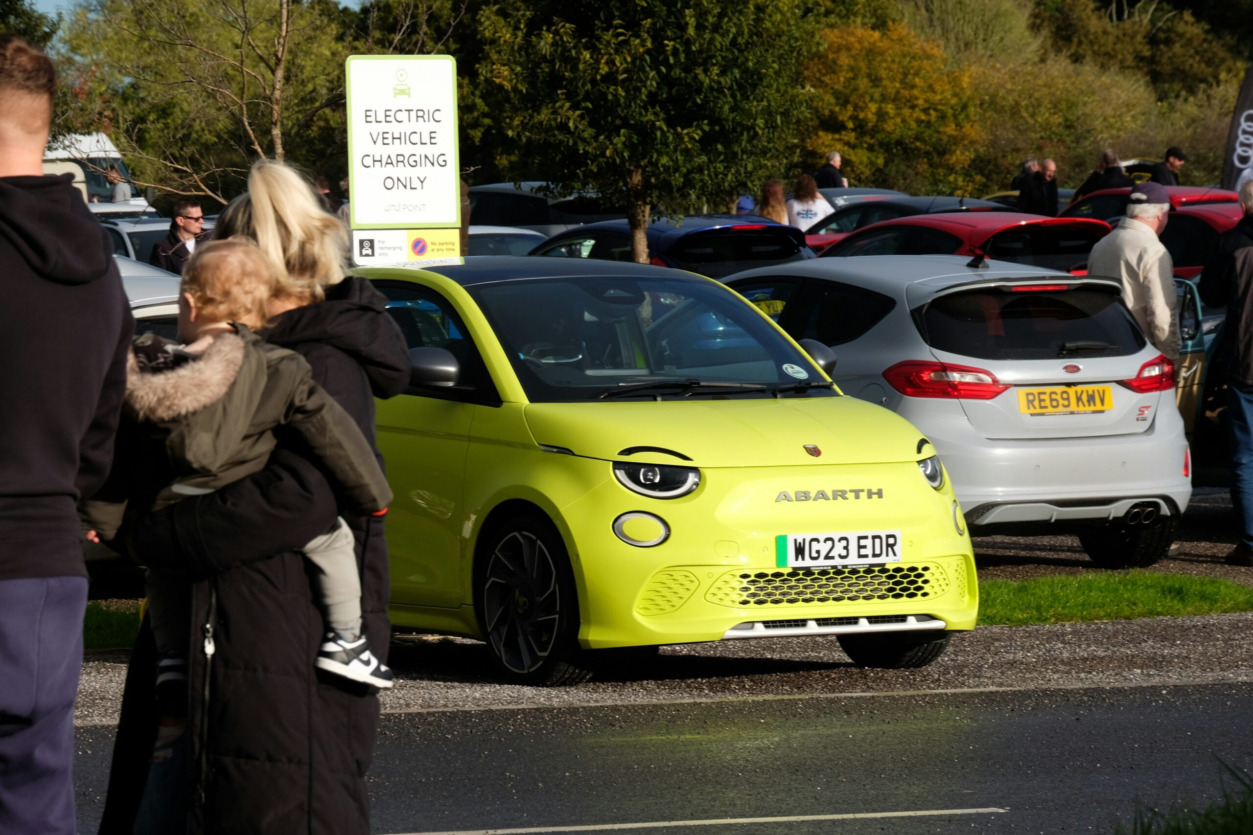 Data confirms that global electric vehicle sales grew by 25% in 2025, reaching a record 17.5 million units. This surge proves the transition to clean transport is gaining speed worldwide. With charging infrastructure expanding and battery costs falling, more drivers are choosing efficient, zero-emission mobility.