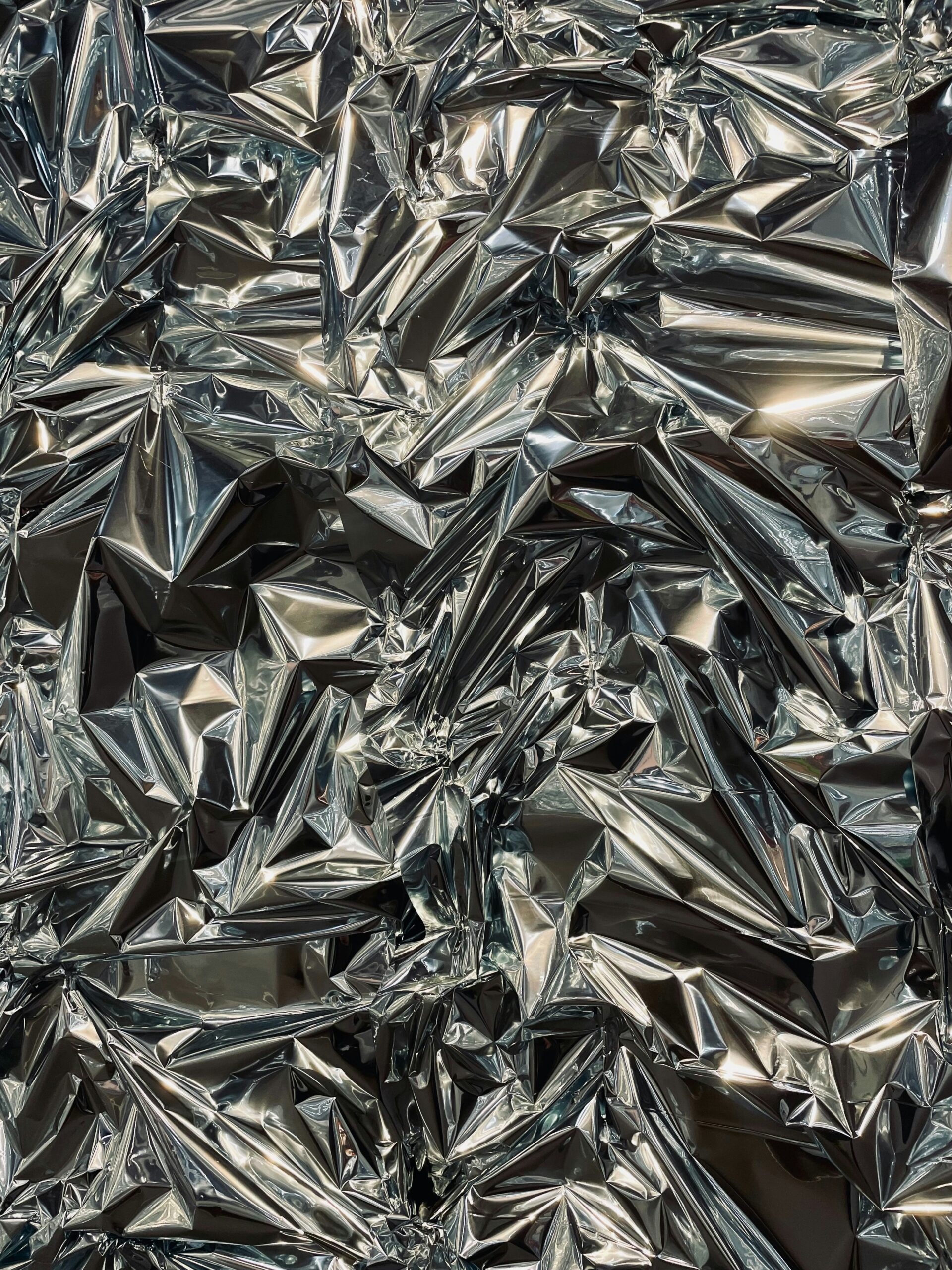 Researchers at the University of Newcastle have pioneered an acid-free method to reclaim nearly all silver from decommissioned solar modules. Using mechanical crushing and froth flotation, this efficient technique takes just three minutes to extract high-grade metal for reuse. This breakthrough supports a circular economy while reducing chemical waste in the renewable energy sector.